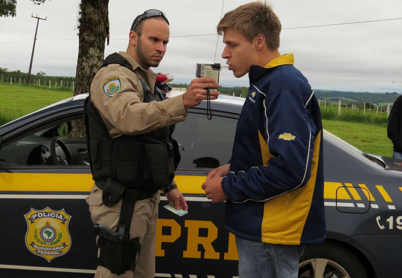 O Que Faz Um Policial Rodoviario Federal Prf Confira Aqui Medicina News